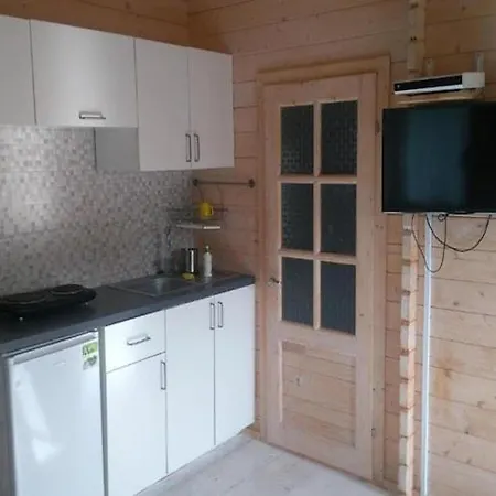 度假居 For 4 People, *