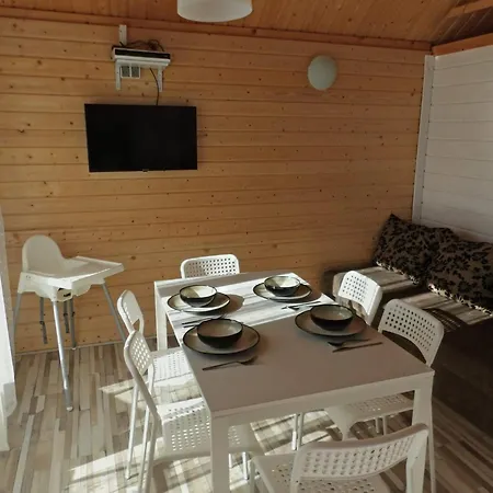 For 4 People, 度假居 尤斯托尼莫斯基