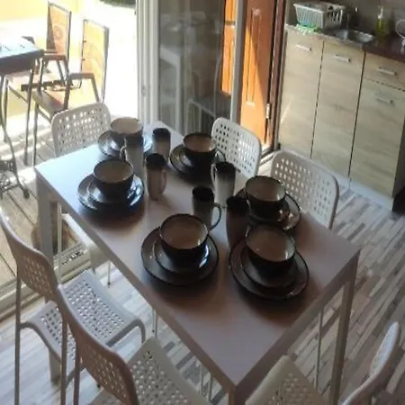 度假居 For 4 People, 尤斯托尼莫斯基